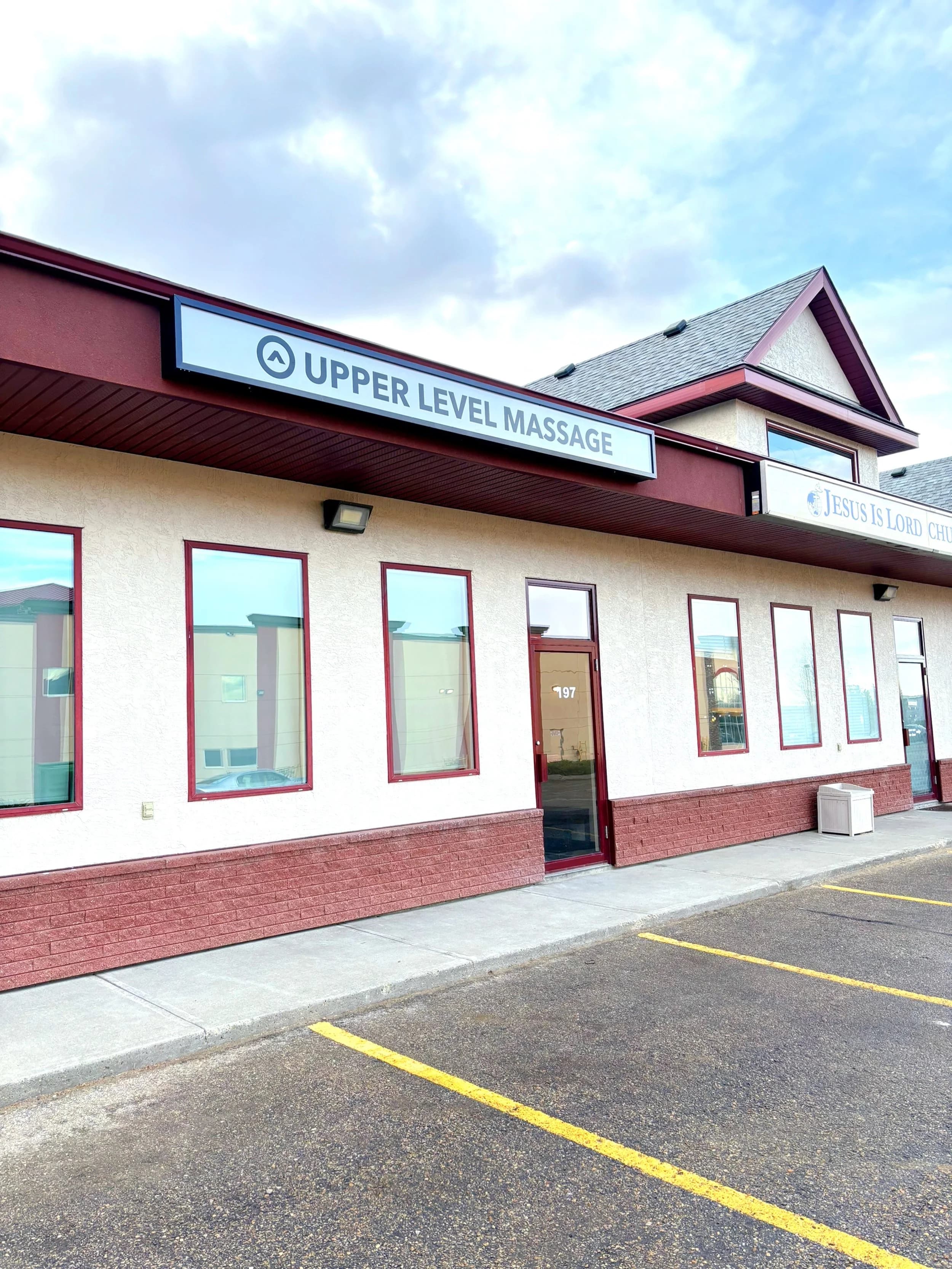 Upper Level Massage gallery image 3