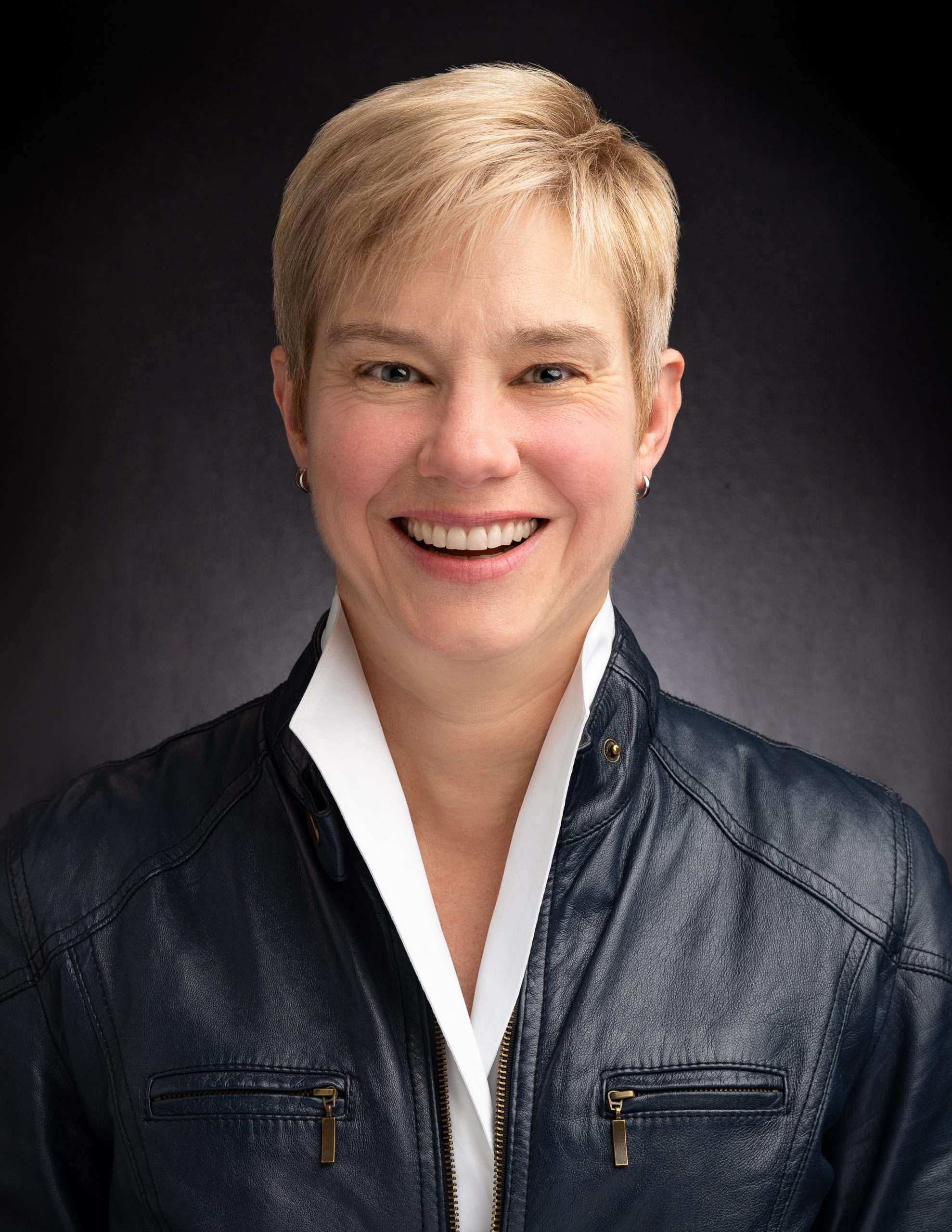 Lori-Ann Muenzer | High-Performance Business Mindset Coach